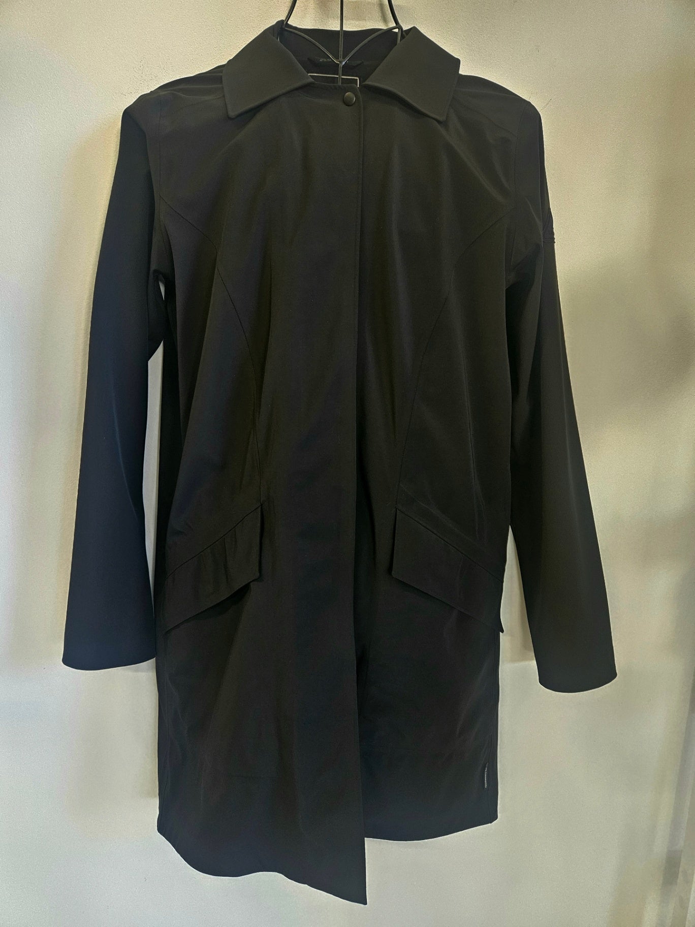 KATHMANDU WATERPROOF ACTIVE JACKET BLACK SIZE 8