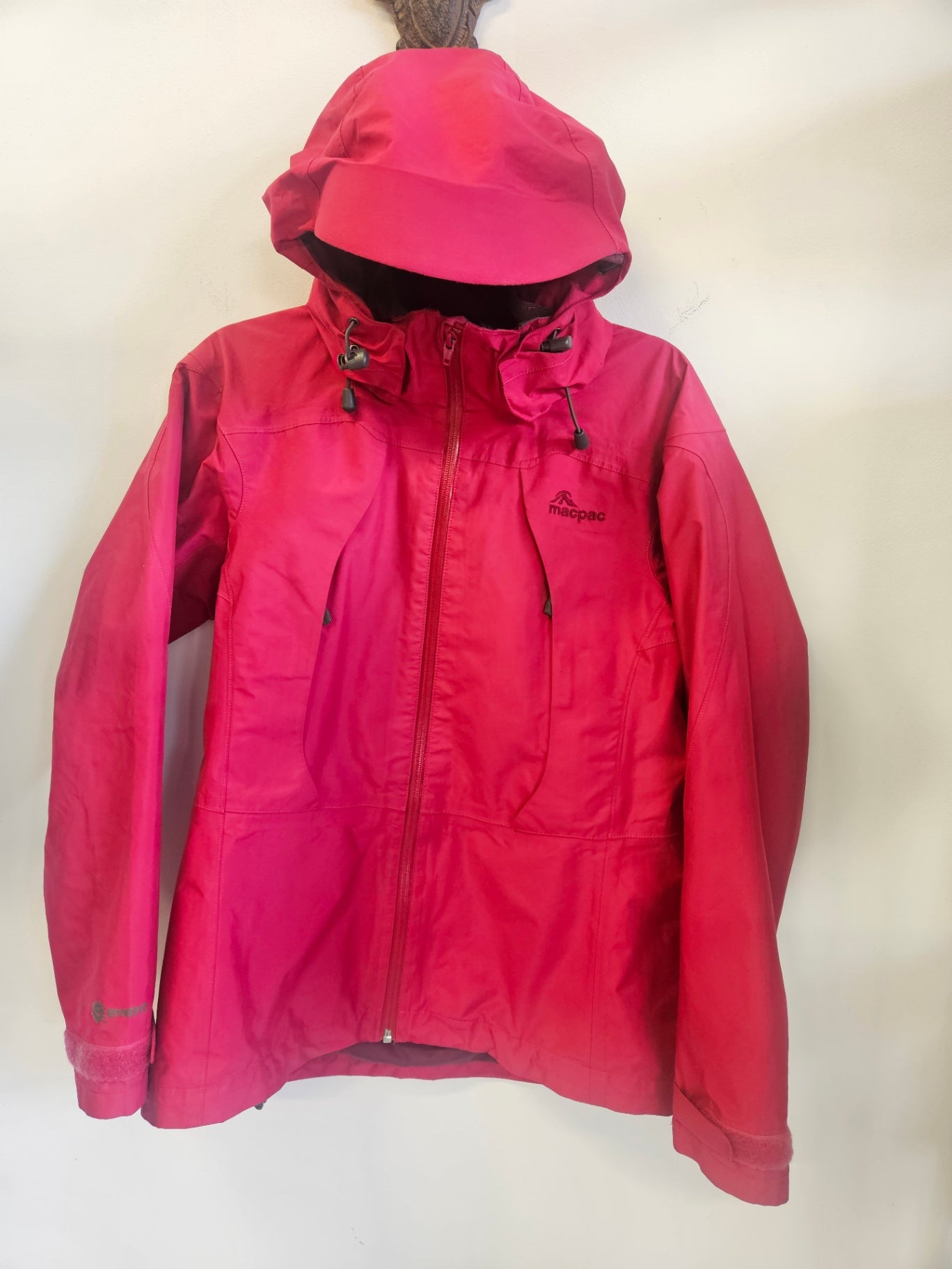 MACPAC WATERPROOF ACTIVE JACKET DARK PINK SIZE 8