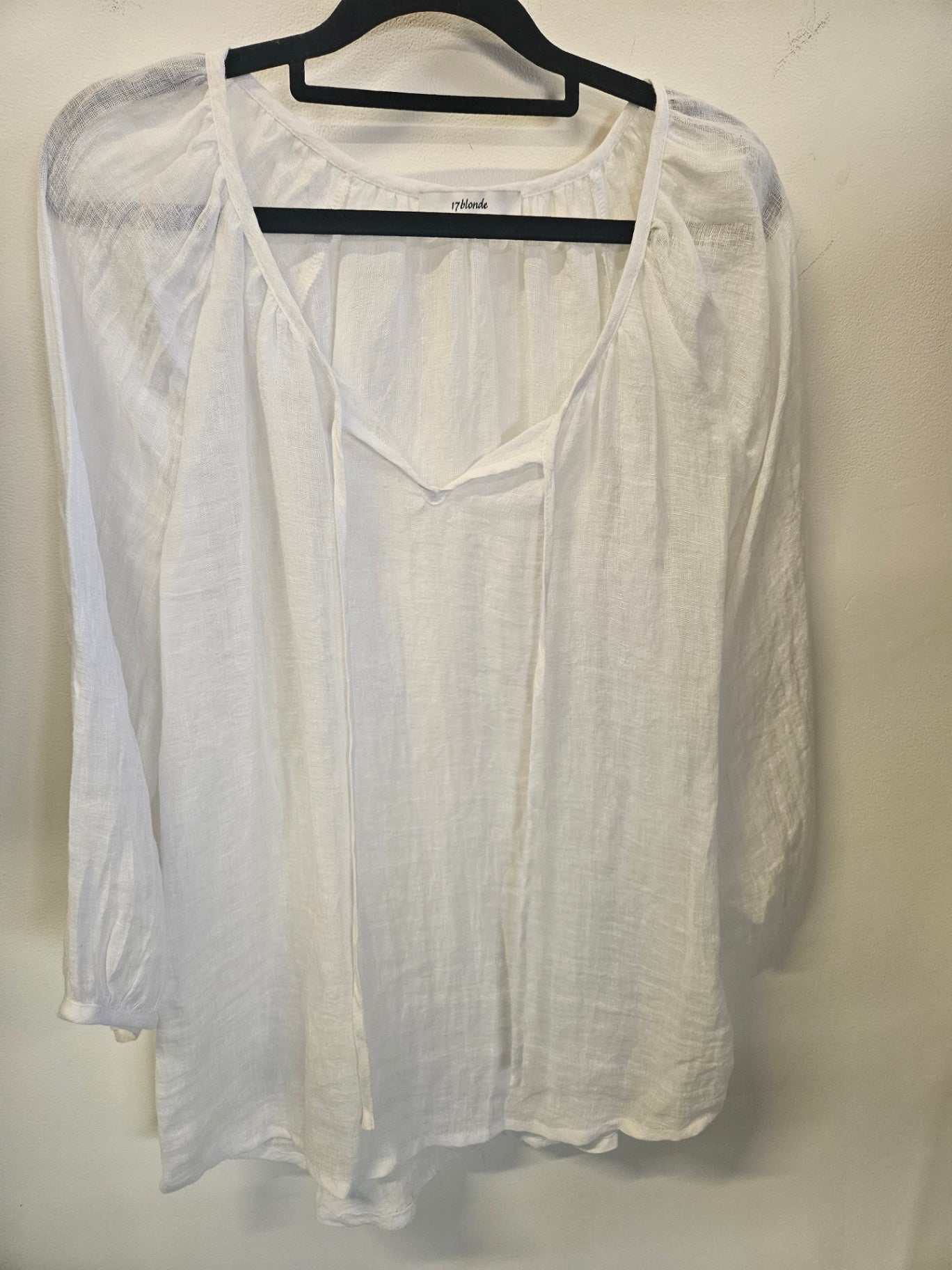 17 BLONDE LINEN LONG SLEEVE TOP WHITE SIZE S