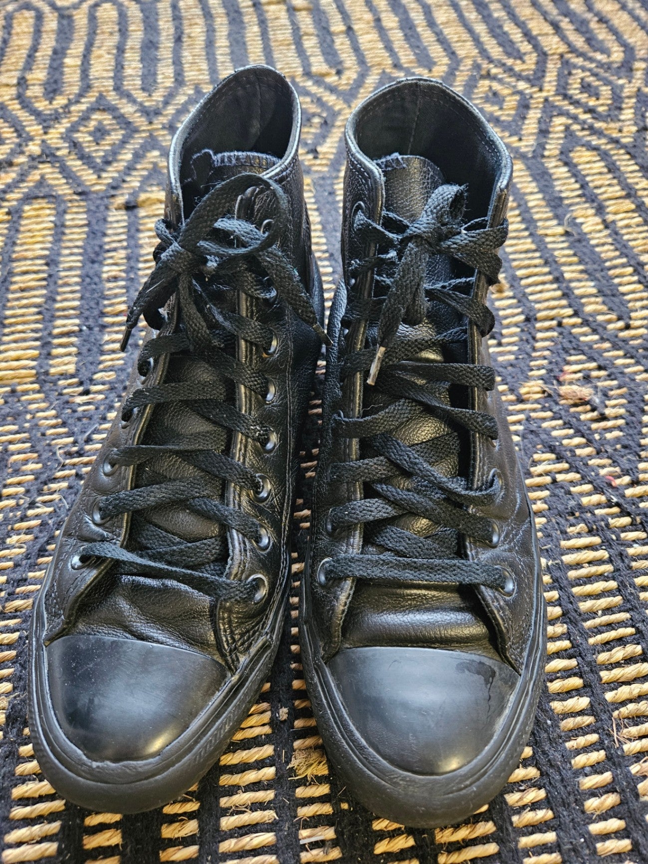 CONVERSE LEATHER HIGH TOP SNEAKERS BLACK SIZE 9US