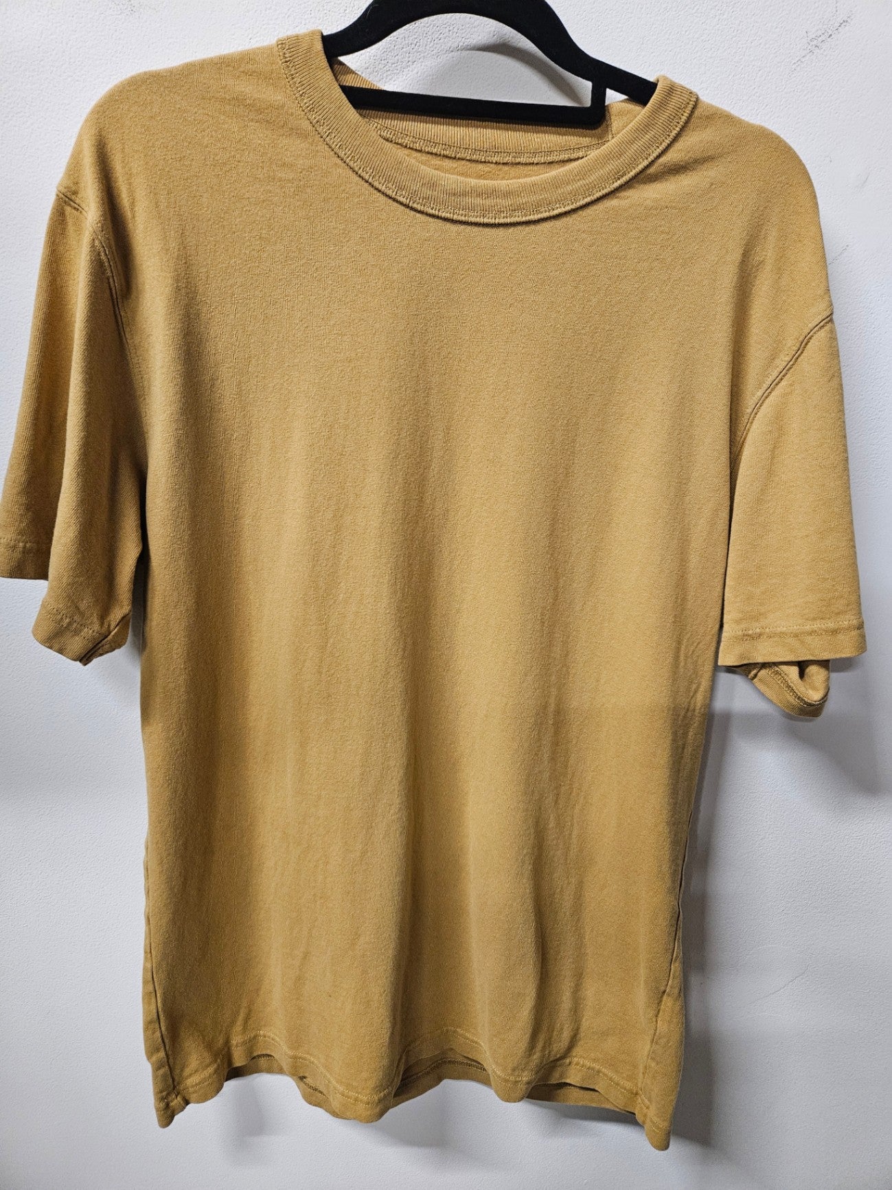 UNIQLO COTTON BASIC TEE MUSTARD SIZE S