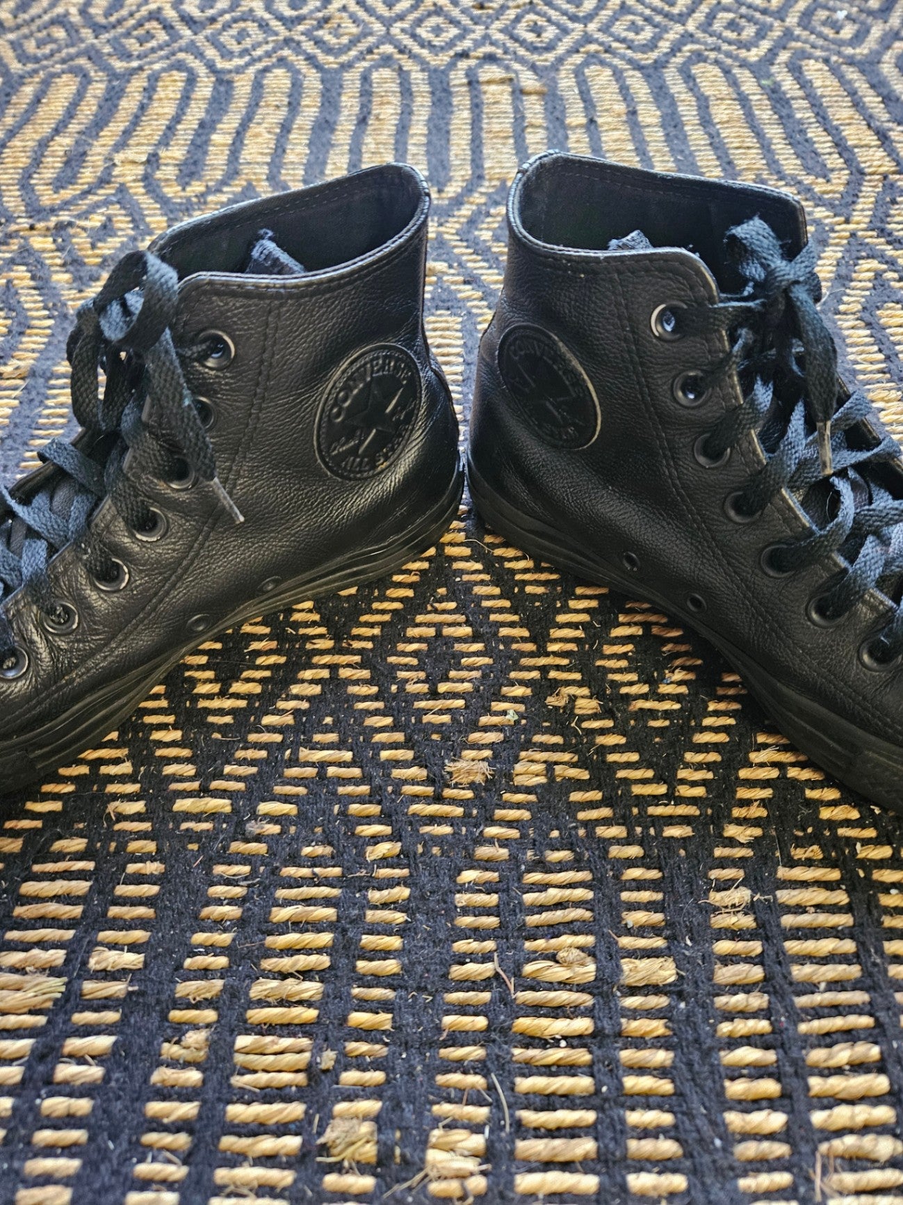 CONVERSE LEATHER HIGH TOP SNEAKERS BLACK SIZE 9US