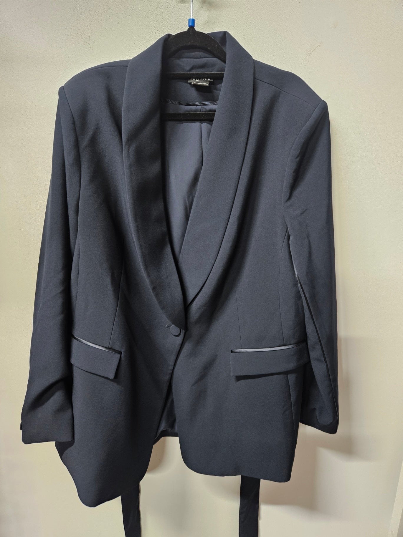 CITY CHIC BLAZER NAVY SIZE 16