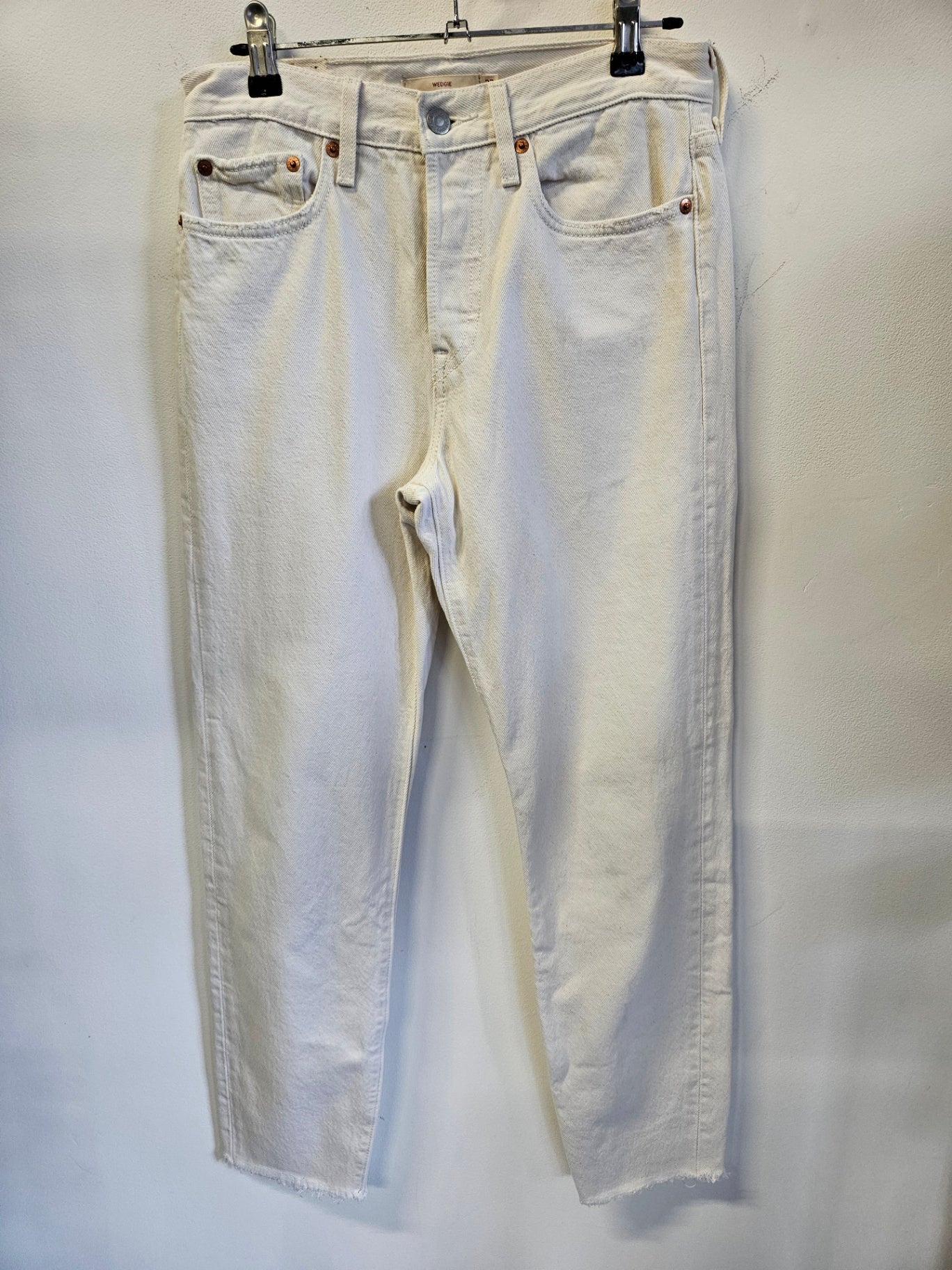 LEVIS WEDGIE DENIM JEANS CREAM SIZE 26