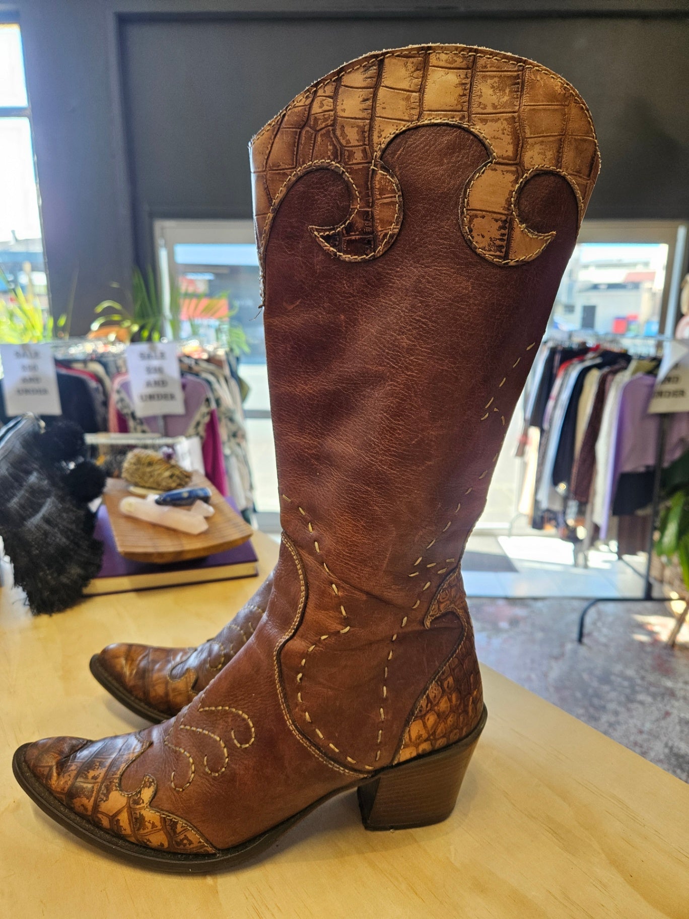 VINTAGE LEATHER COWGIRL BOOTS BROWN SNAKESKIN SIZE 39