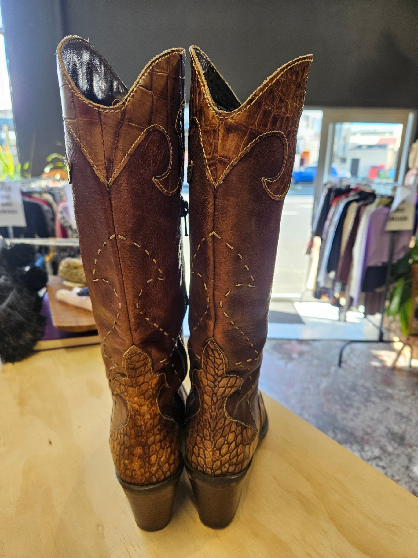 VINTAGE LEATHER COWGIRL BOOTS BROWN SNAKESKIN SIZE 39