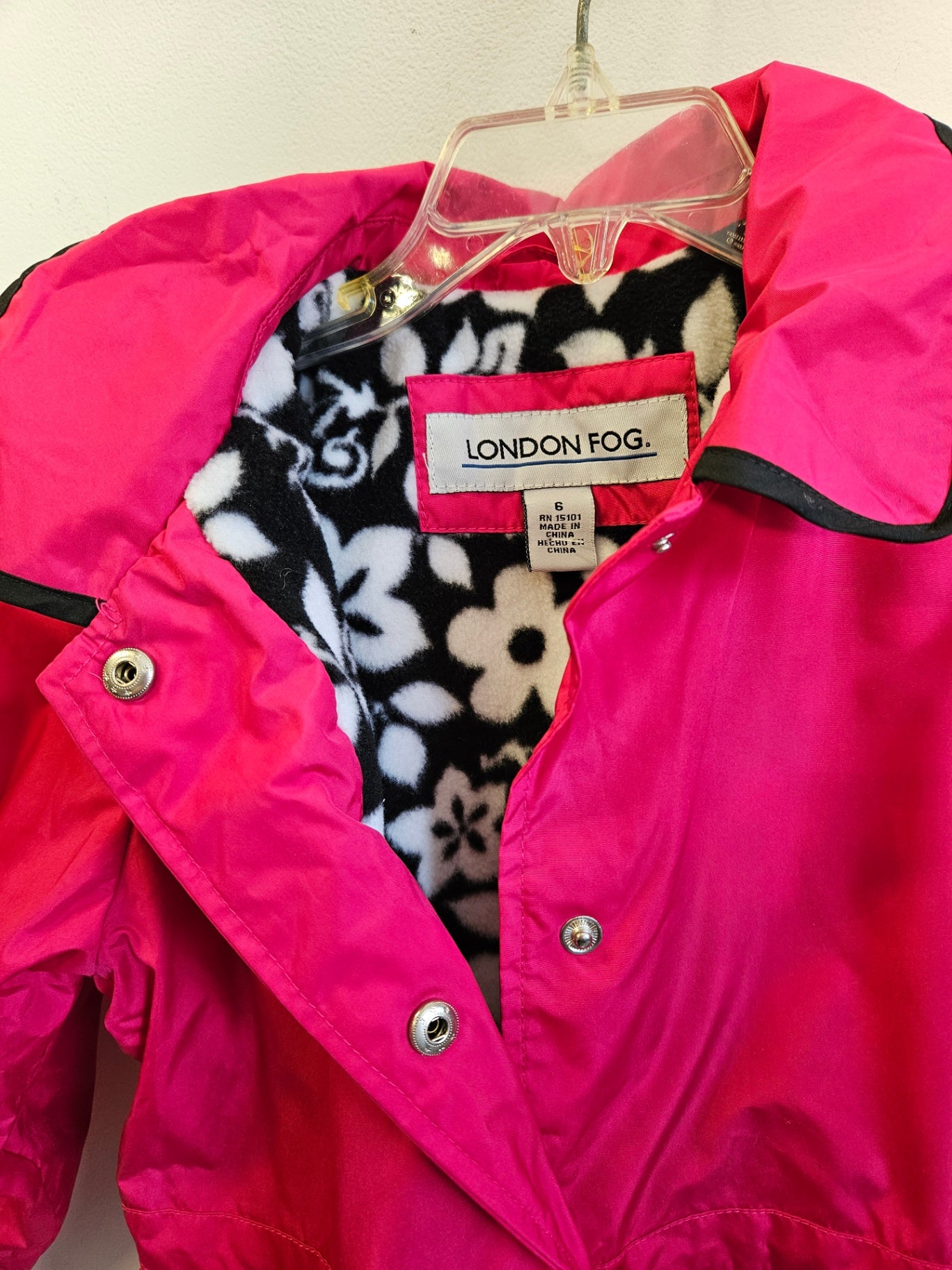 LONDON FOG NYLON JACKET FUSHIA SIZE 6