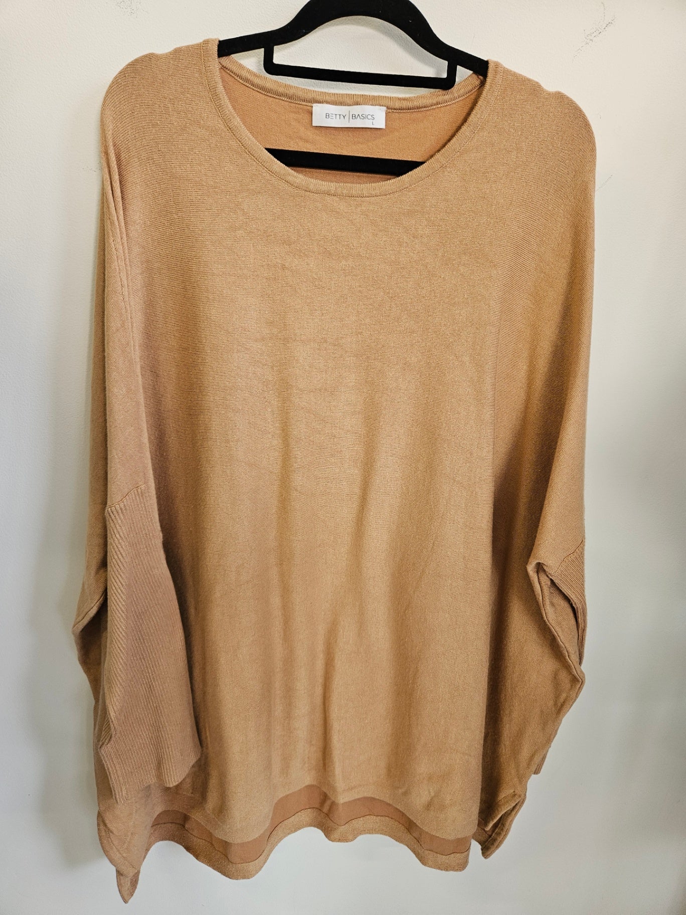 BETTY BASICS VISCOSE KNIT LONG SLEEVE TOP CARAMEL SIZE L