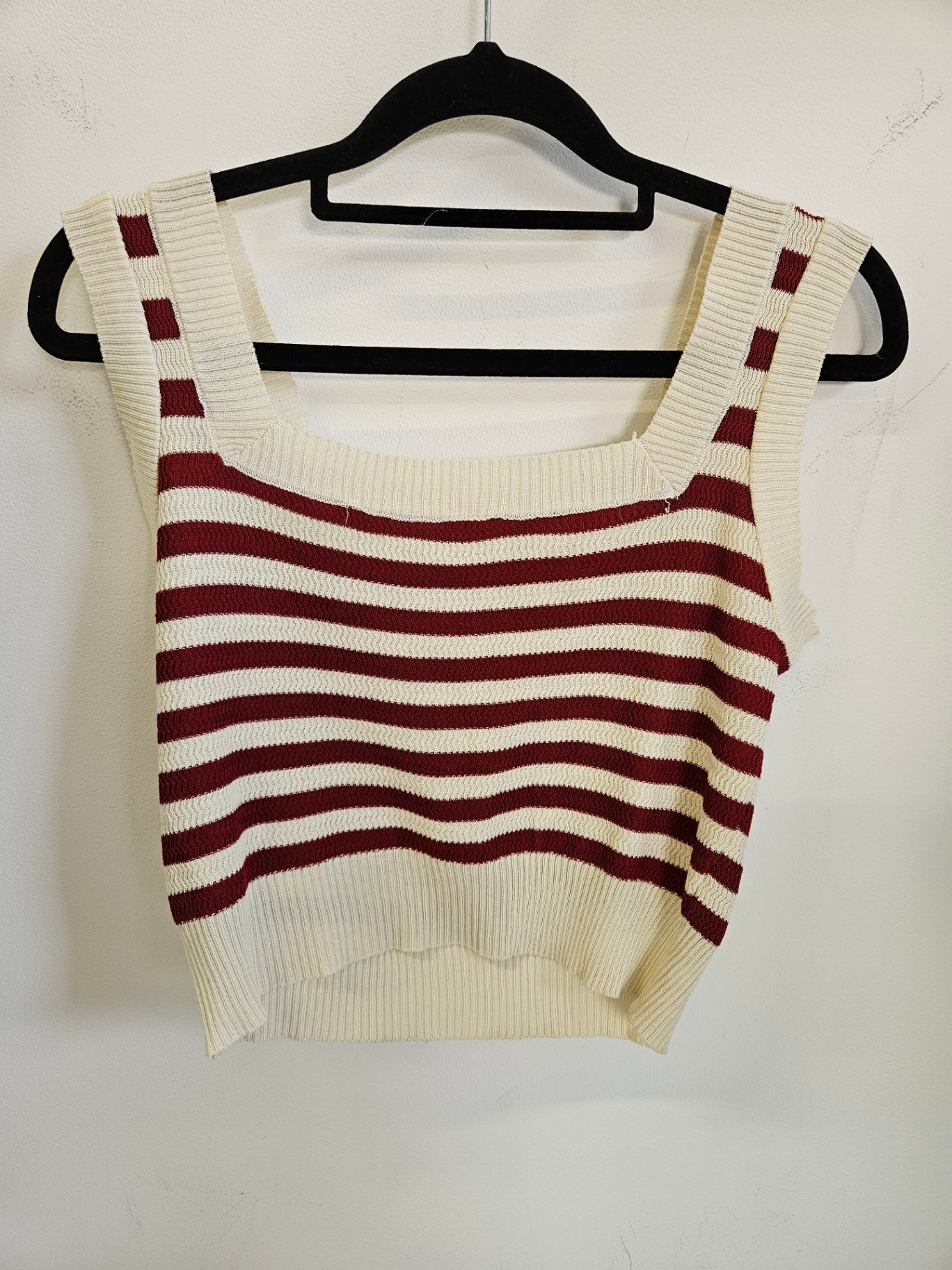 VINTAGE RAYON KNIT SLEEVELESS TOP CREAM WINE SIZE M