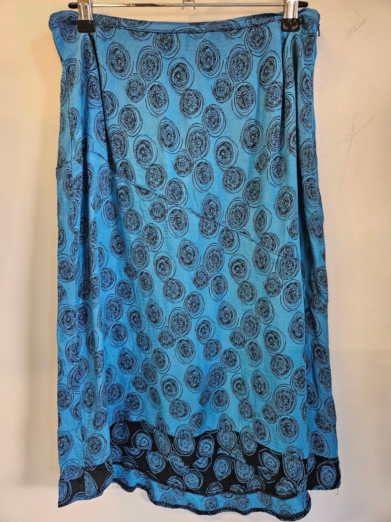 MAX RAYON SKIRT BLUE BLACK CIRCLES SIZE 10