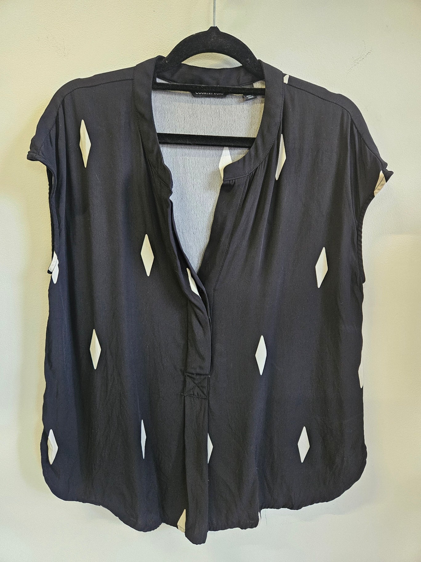 COUNTRY ROAD VISCOSE SLEVELESS TOP BLACK WHITE DIAMOND SIZE XS