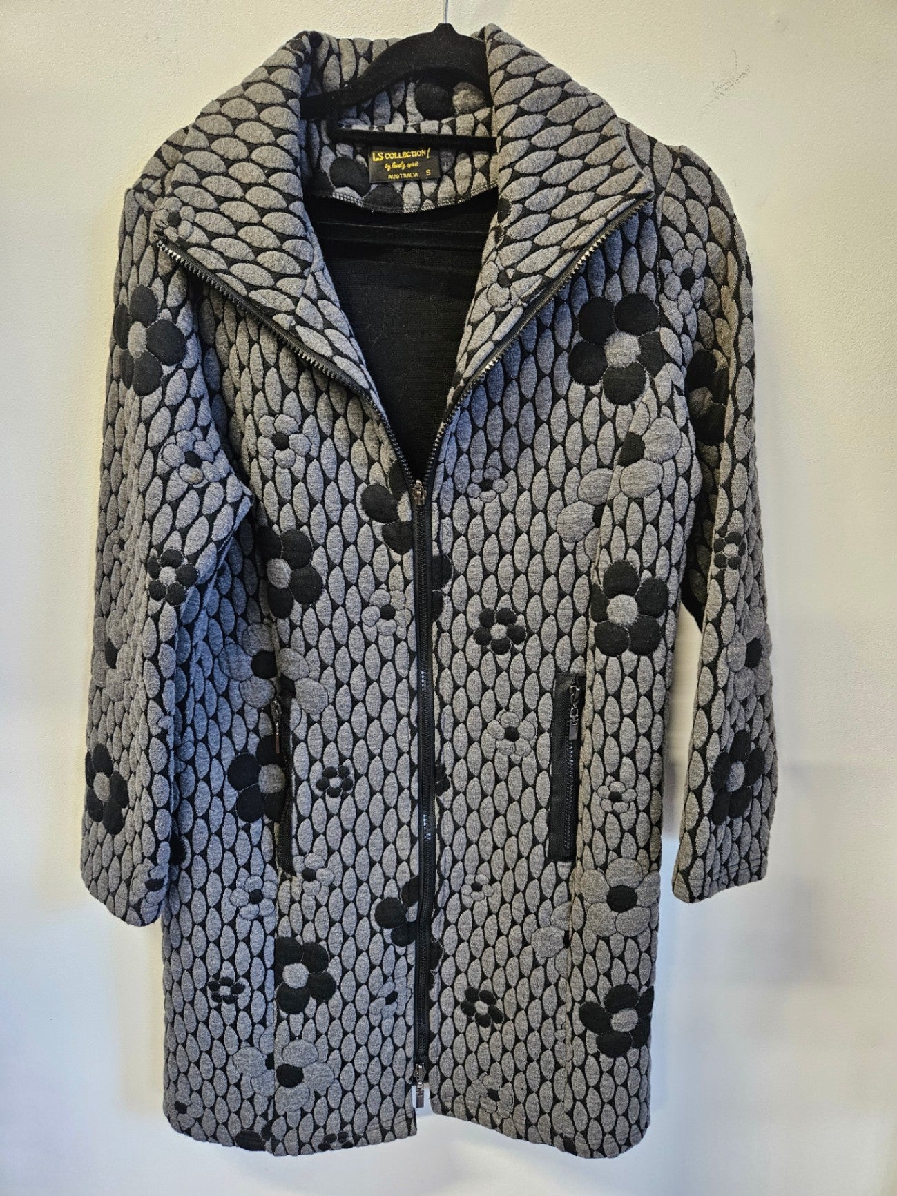 LS COLLECTION COTTON POLY SPANDEX JACKET GREY BLACK FLOWER SIZE S