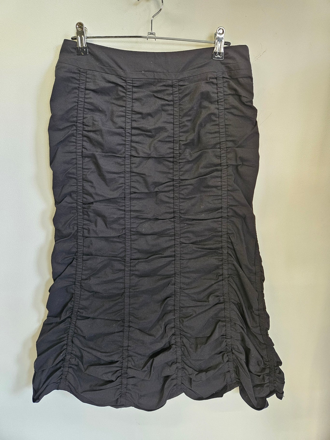 CUE VISCOSE ELASTANE BLEND VEST AND SKIRT SET BLACK SIZE 12 TOP 10 SKIRT