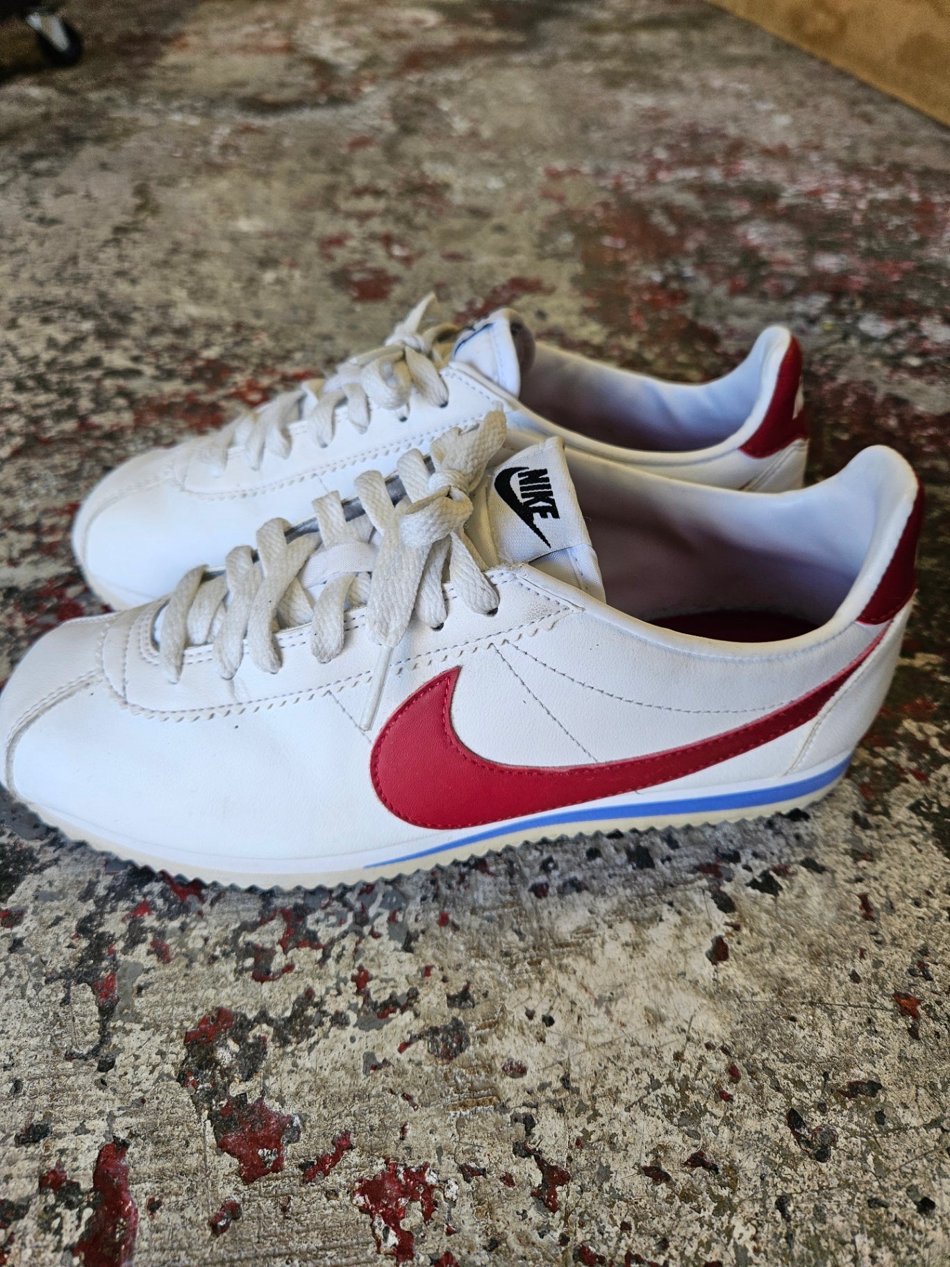 NIKE CORTEZ LEATHER SNEAKERS WHITE BLUE RED SIZE 9.5US
