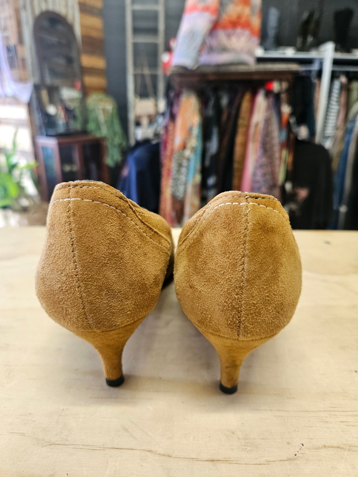 OVERLAND SUEDE KITTEN HEELS BROWN SIZE 7.5