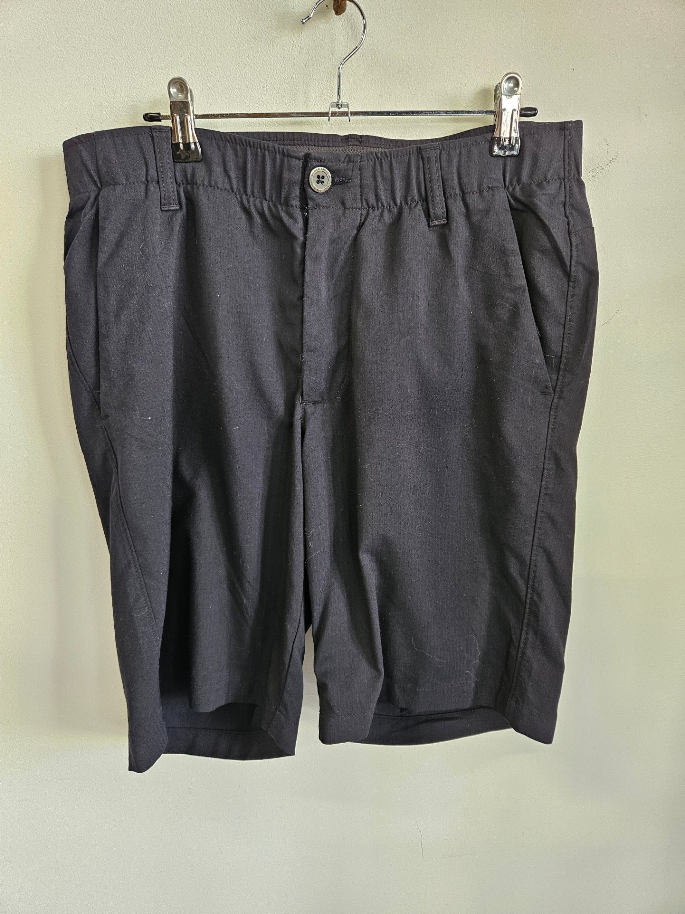 UNDER ARMOUR HEATGEAR SHORTS BLACK SIZE 32/M