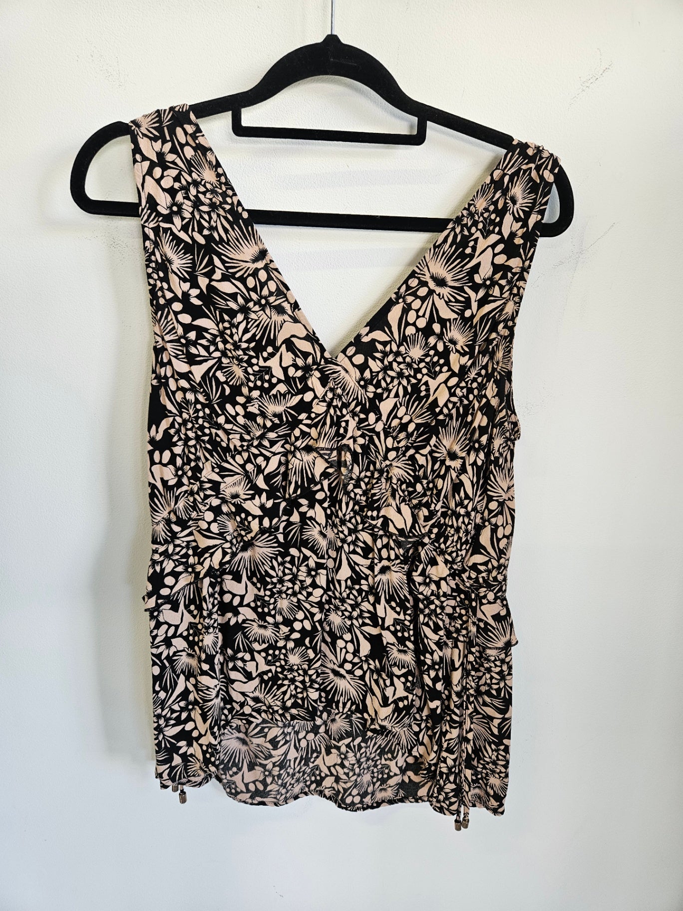 KATE SYLVESTER VISCOSE SLEEVELESS TOP BEIGE BLACK FLORAL SIZE M