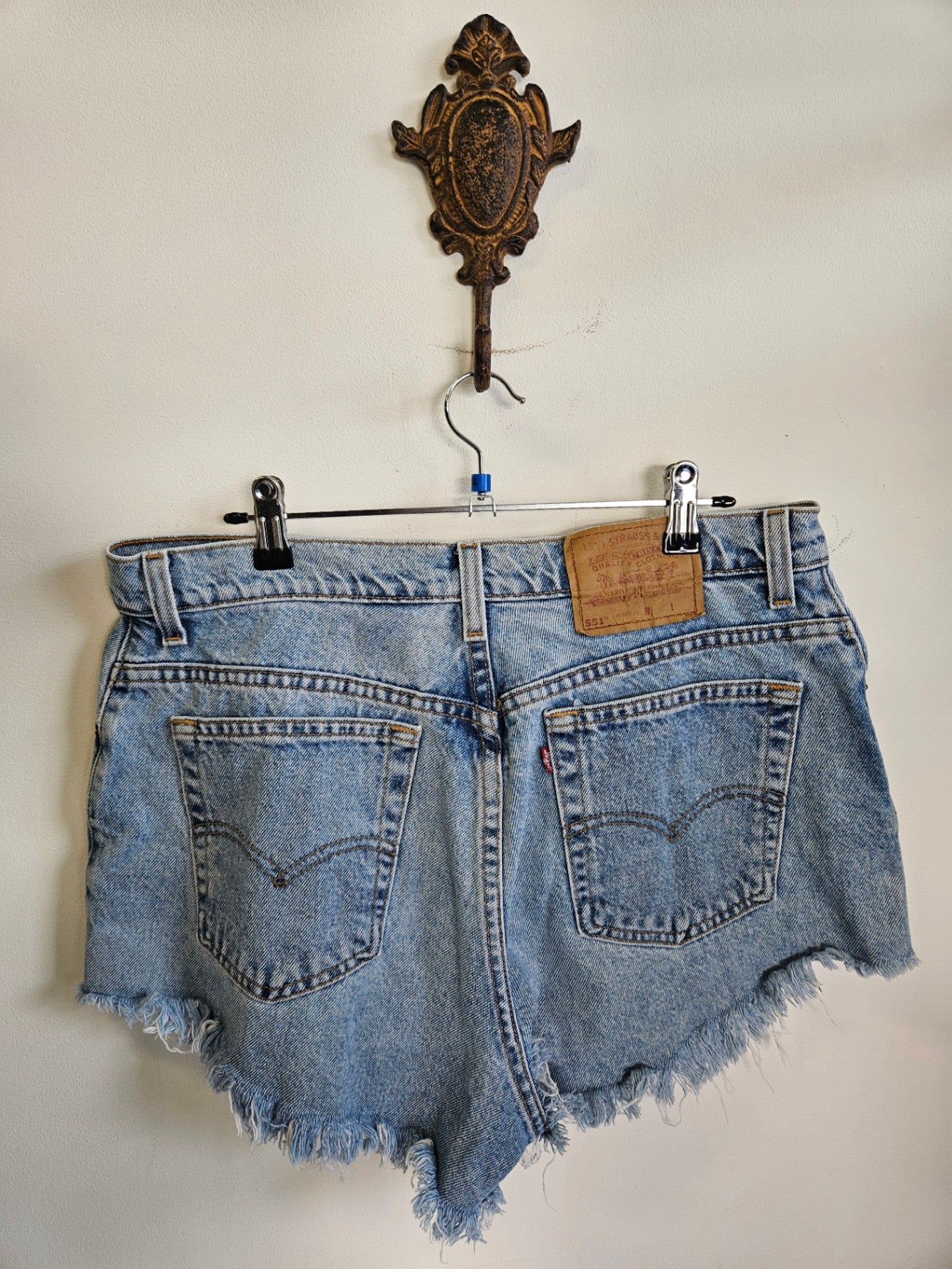 LEVIS DENIM SHORTS LIGHT BLUE FRAY SIZE 16