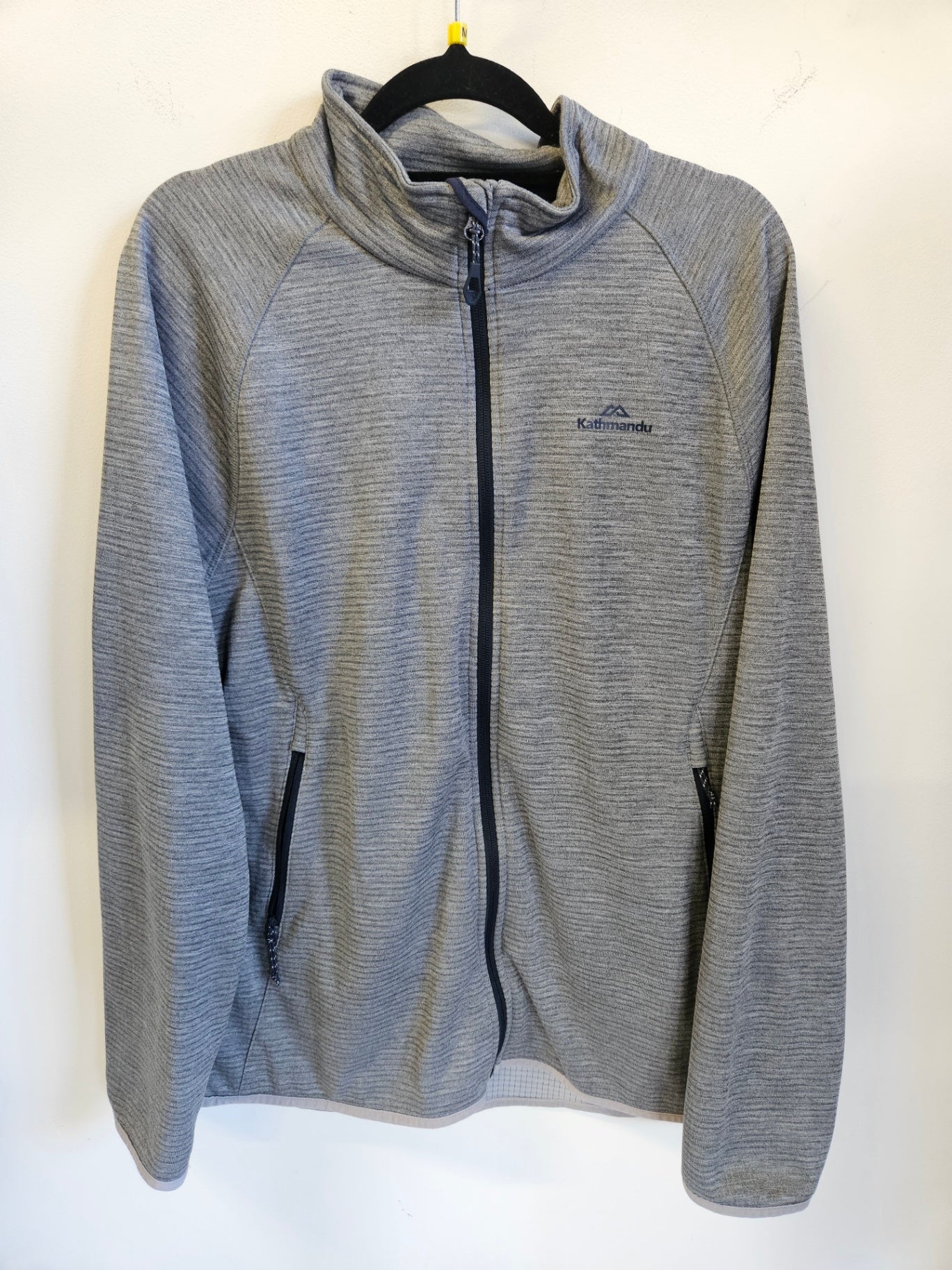 KATHMANDU JACKET GREY STRIPE SIZE M