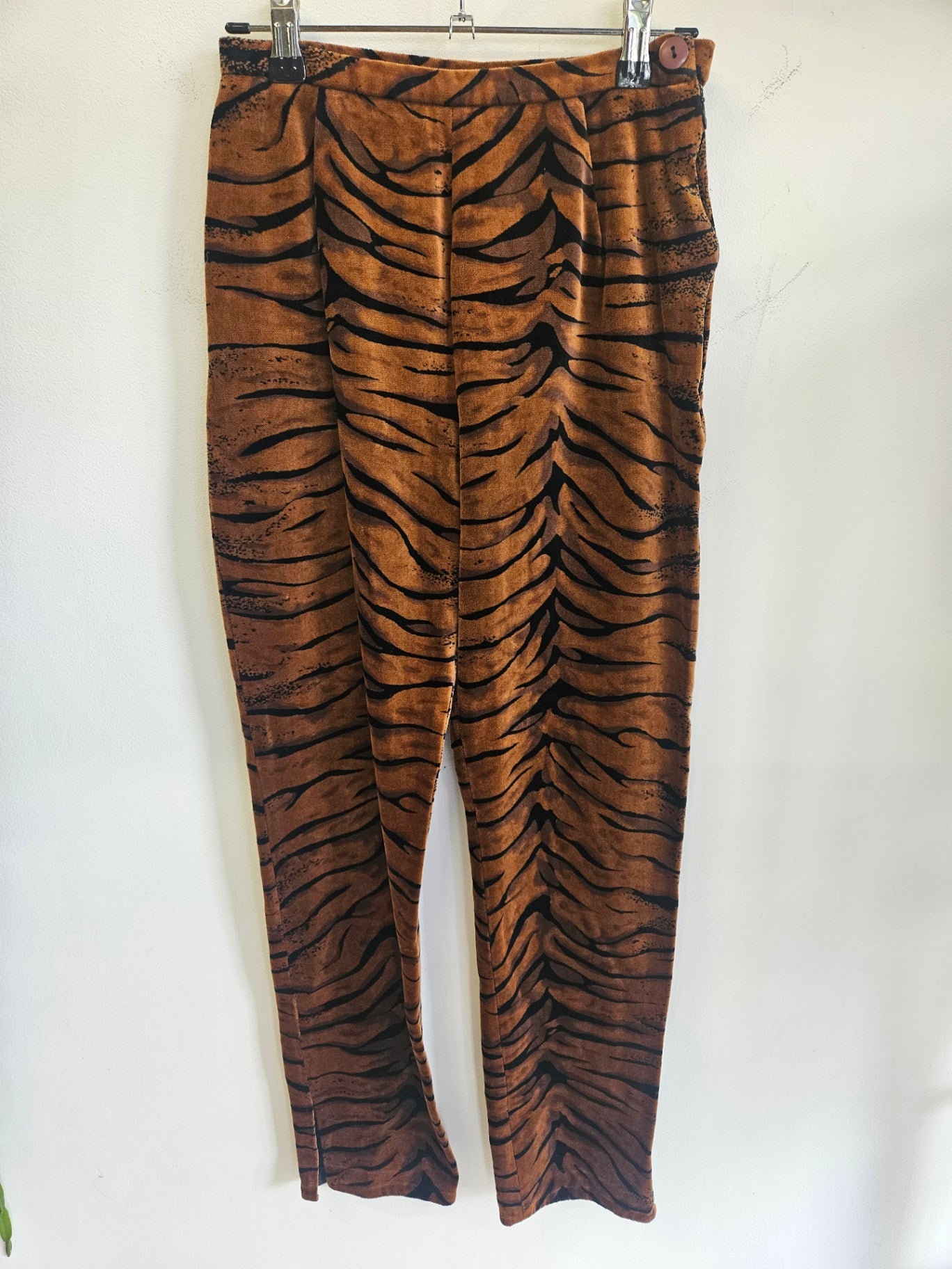 KALIKO VELVET PANTS TIGER PRINT SIZE 8
