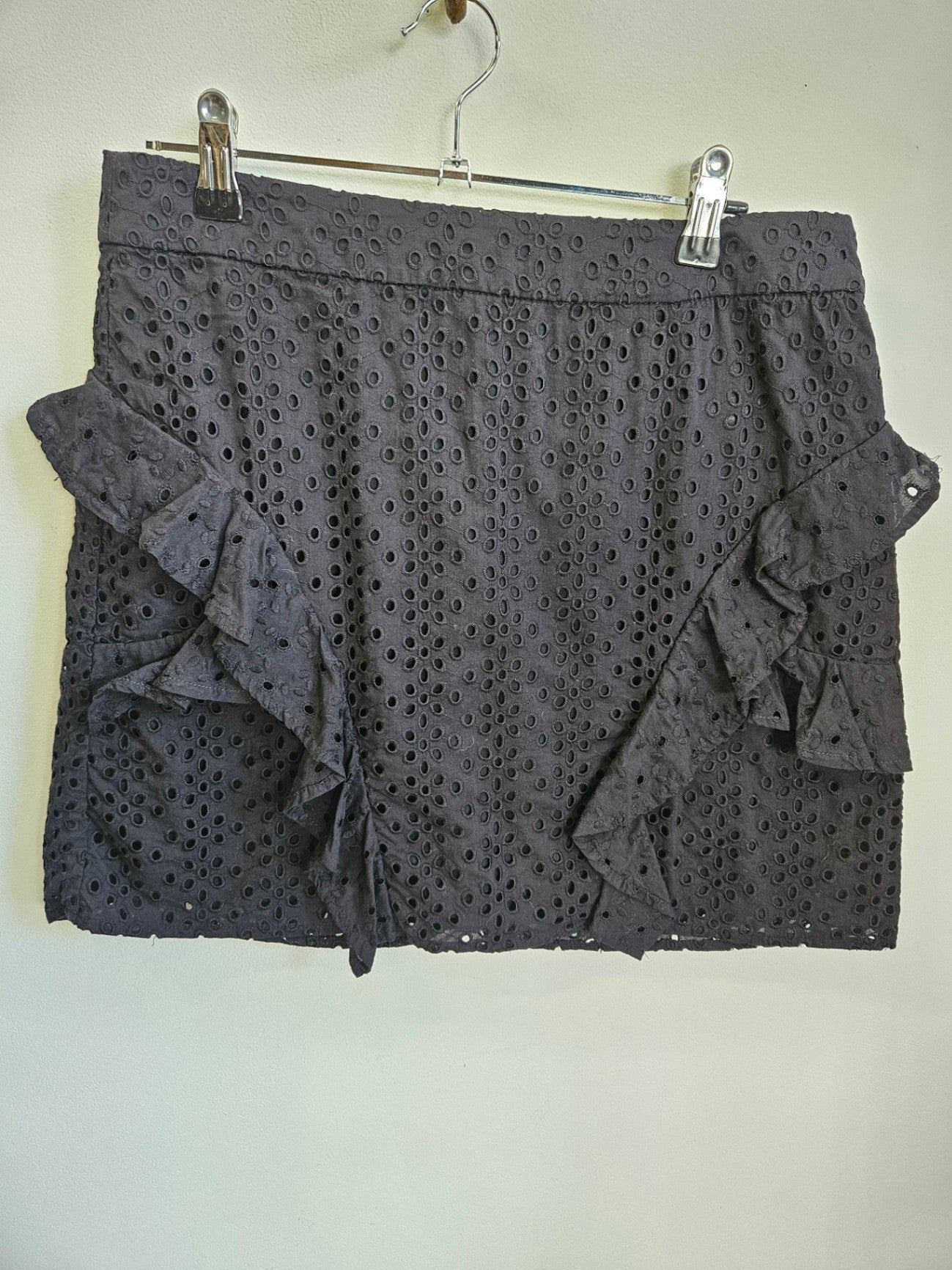 ONLY COTTON EYELET MINI SKIRT BLACK SIZE M