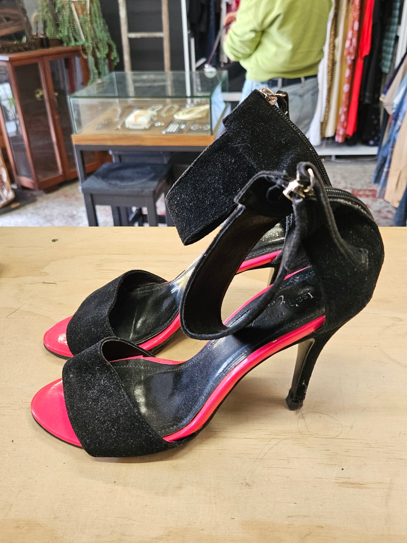 ISABELLA ANSELMI SUEDE HEELS BLACK HOT PINK SIZE 40