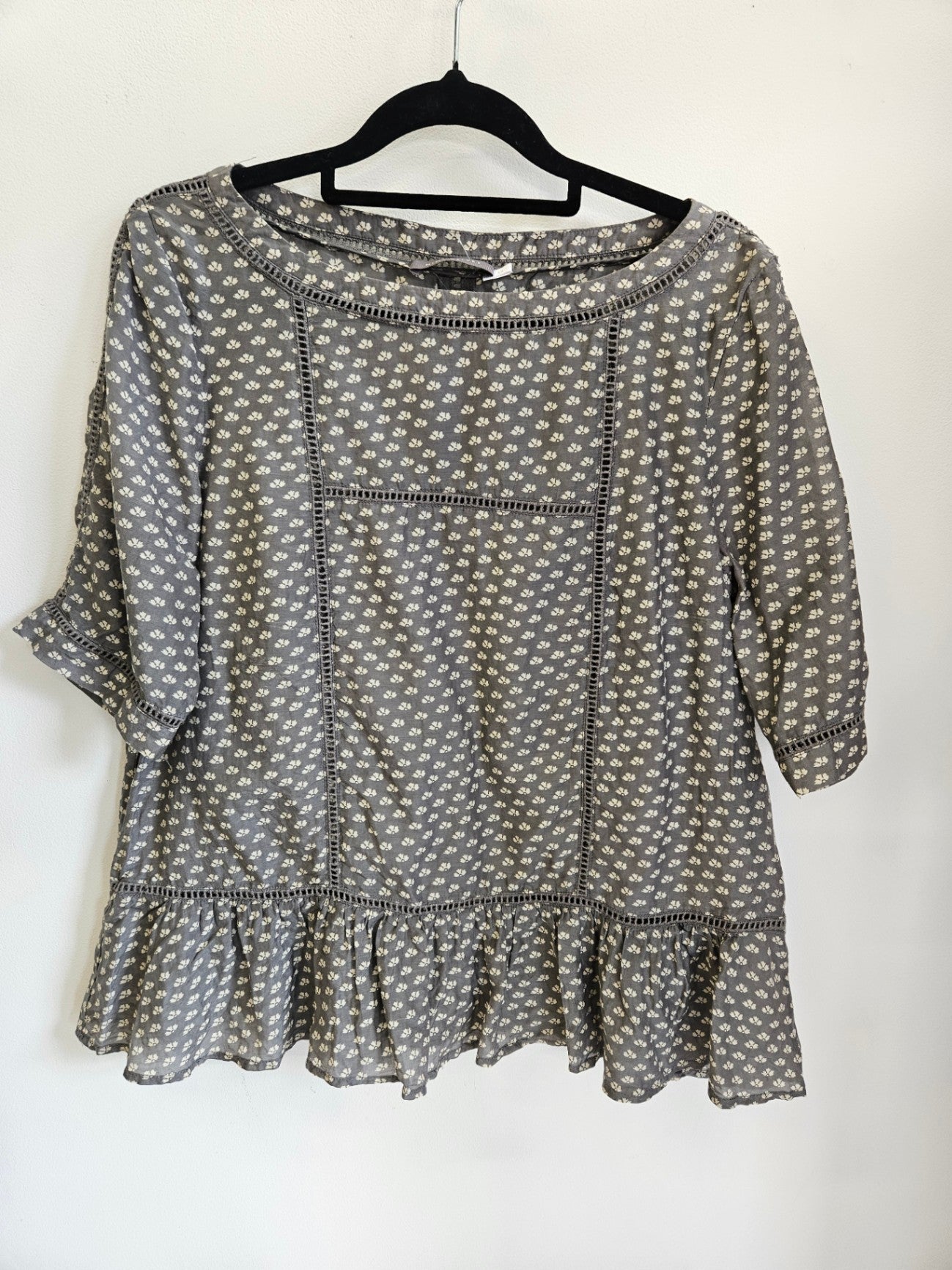 MINT VELVET COTTON SILK SHORT SLEEVE TOP GREY FLORAL SIZE 12