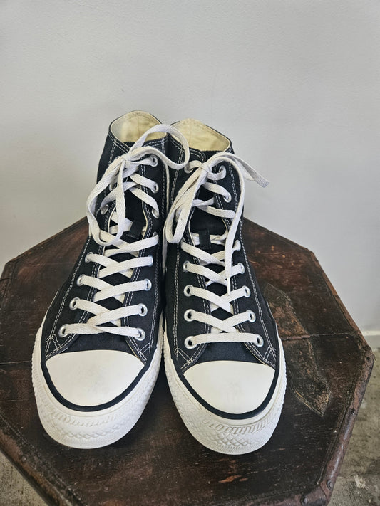 CONVERSE HI TOPS BLACK WHITE SIZE 11US