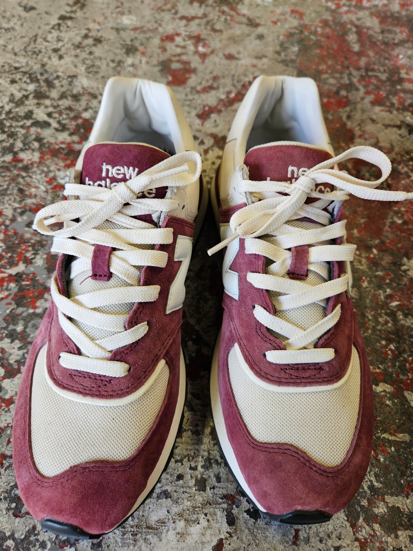 NEW BALANCE SNEAKER BURGUNDY CREAM SIZE 10US