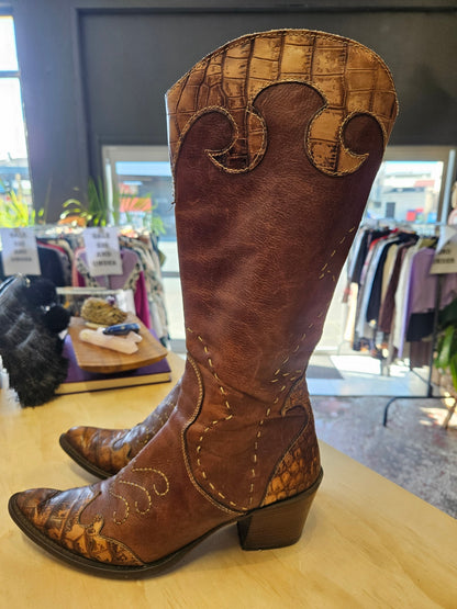 VINTAGE LEATHER COWGIRL BOOTS BROWN SNAKESKIN SIZE 39