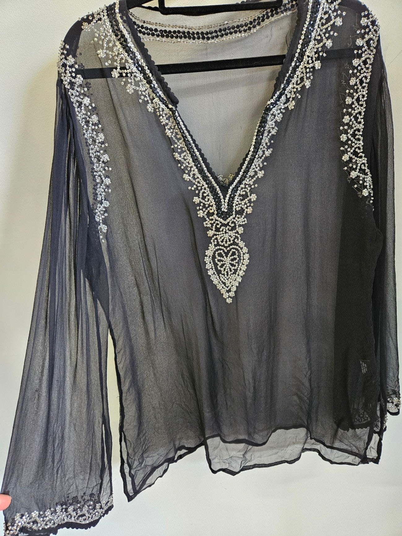 SILK SEQUINNED LONG SLEEVE TOP BLACK DIAMANTE SIZE 12
