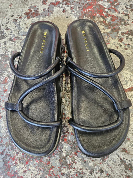 MI PIACI LEATHER SLIDES BLACK SIZE 41