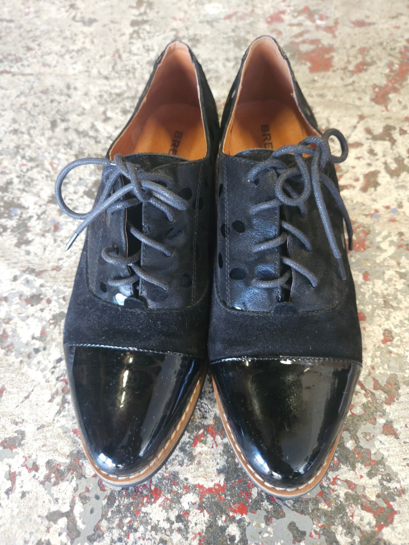 BRESLEY LEATHER AND SUEDE SHOES BLACK SPOT SIZE 40