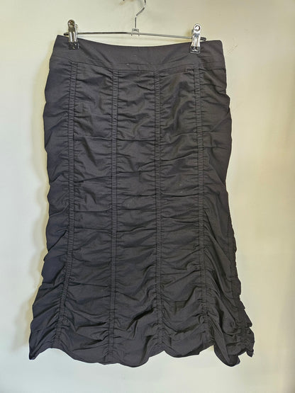CUE VISCOSE ELASTANE BLEND VEST AND SKIRT SET BLACK SIZE 12 TOP 10 SKIRT