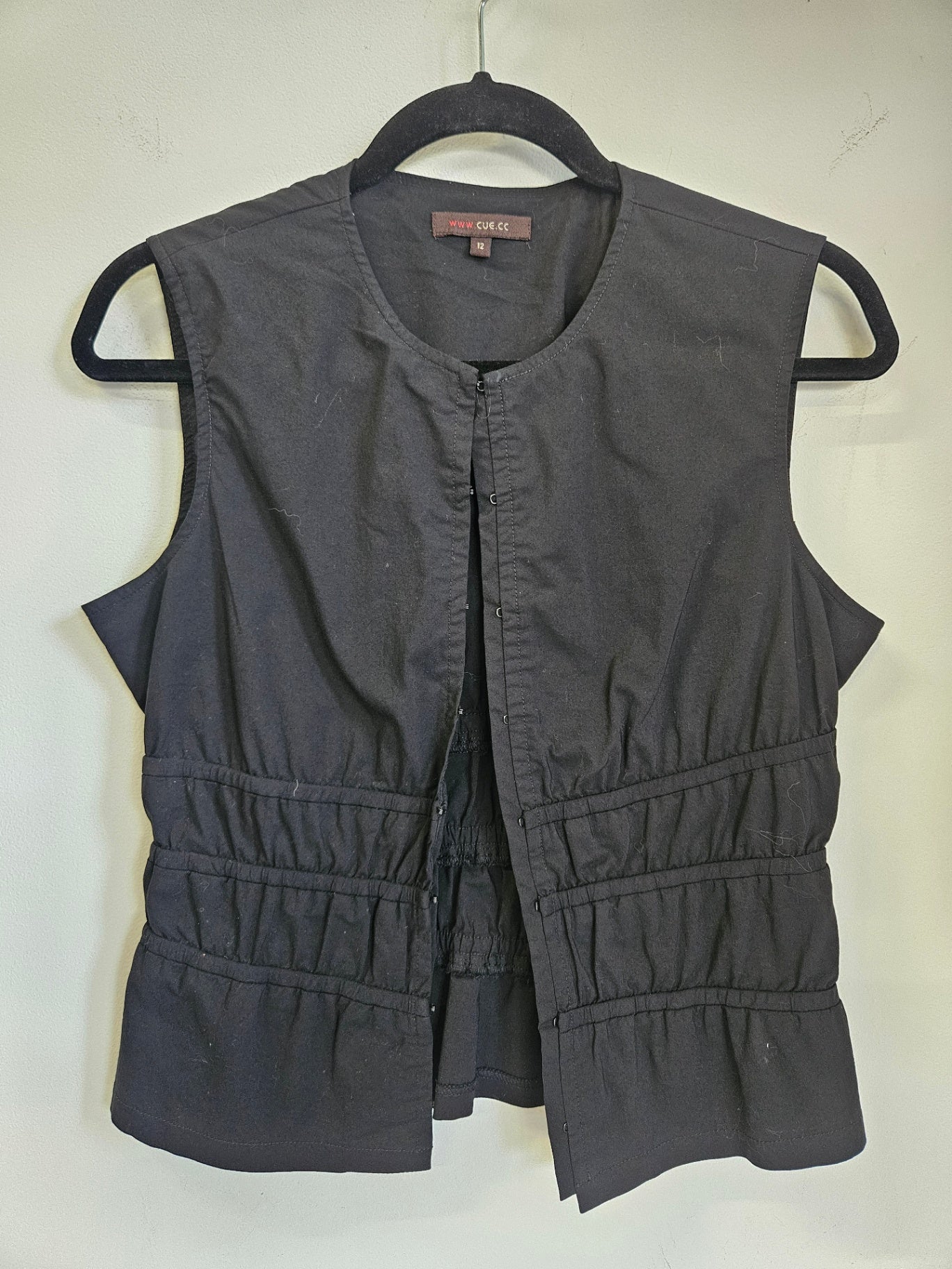 CUE VISCOSE ELASTANE BLEND VEST AND SKIRT SET BLACK SIZE 12 TOP 10 SKIRT
