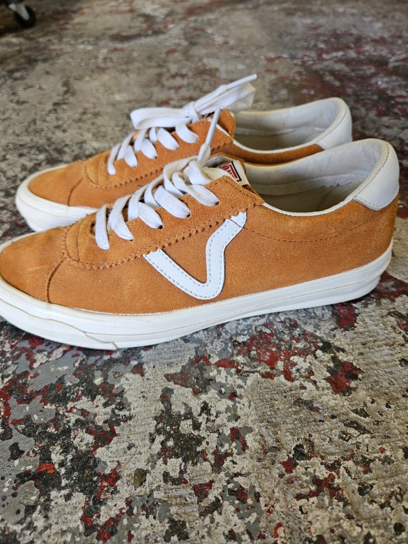 VANS SUEDE AND LEATHER SNEAKERS RUST SIZE 9.5USW