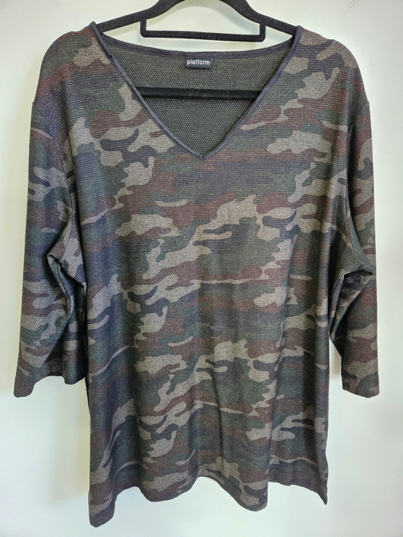 PLATFORM RAYON BLEND MID SLEEVE TOP GLITTER CAMO SIZE 16