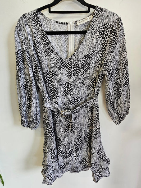 ATMOS&HERE VISCOSE LONG SLEEVE MINI DRESS BLACK AND WHITE SNAKE SIZE