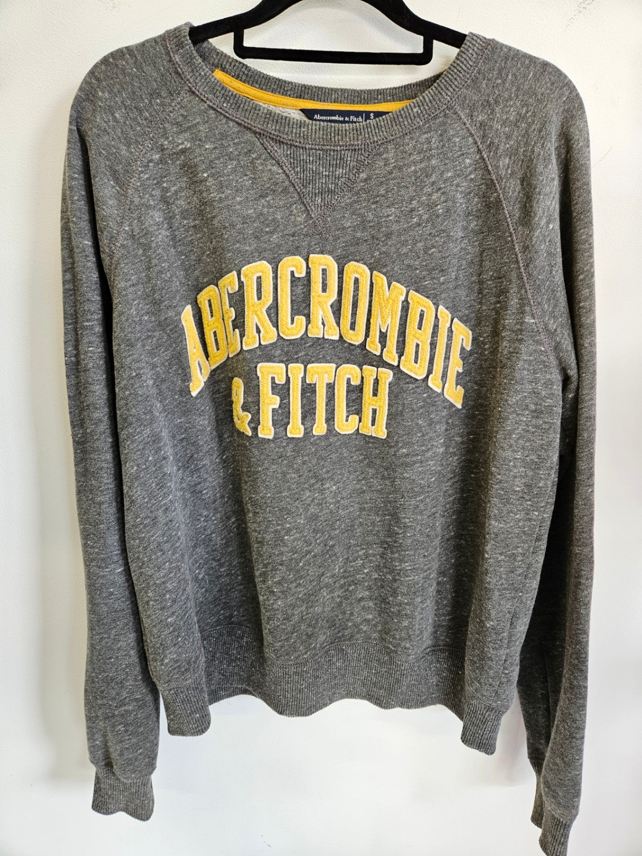 ABERCROMBIE & FITCH COTTON SWEATER GREY YELLOW EMBROIDERED SIZE S
