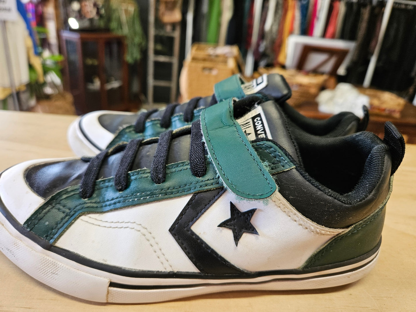 CONVERSE LEATHER SHOES BLACK WHITE GREEN SIZE 3US