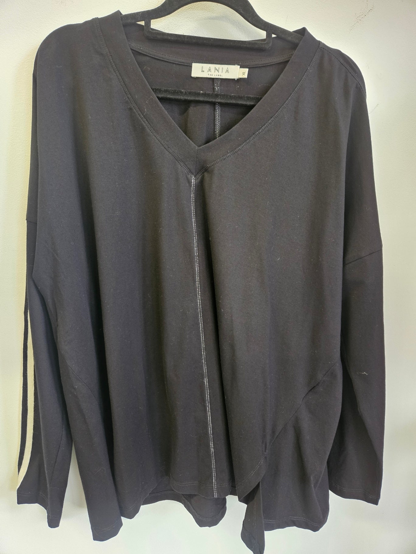 LANIA VISCOSE SWEATER BLACK WHITE STITCH SIZE XL