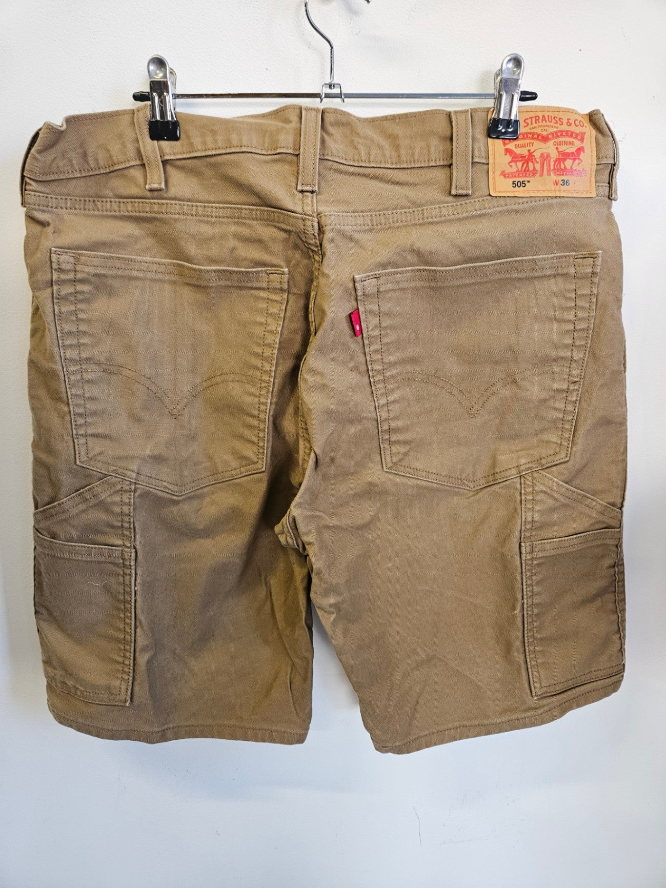 LEVIS DENIIM SHORTS CARAMEL SIZE 36