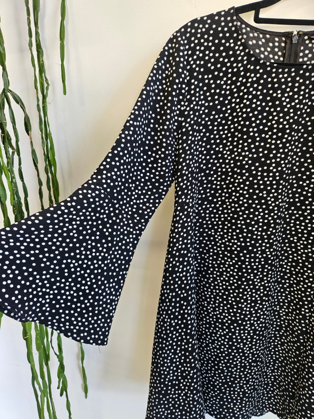 LONG SLEEVE MINI DRESS BLACK WHITE SPOT SIZE 8