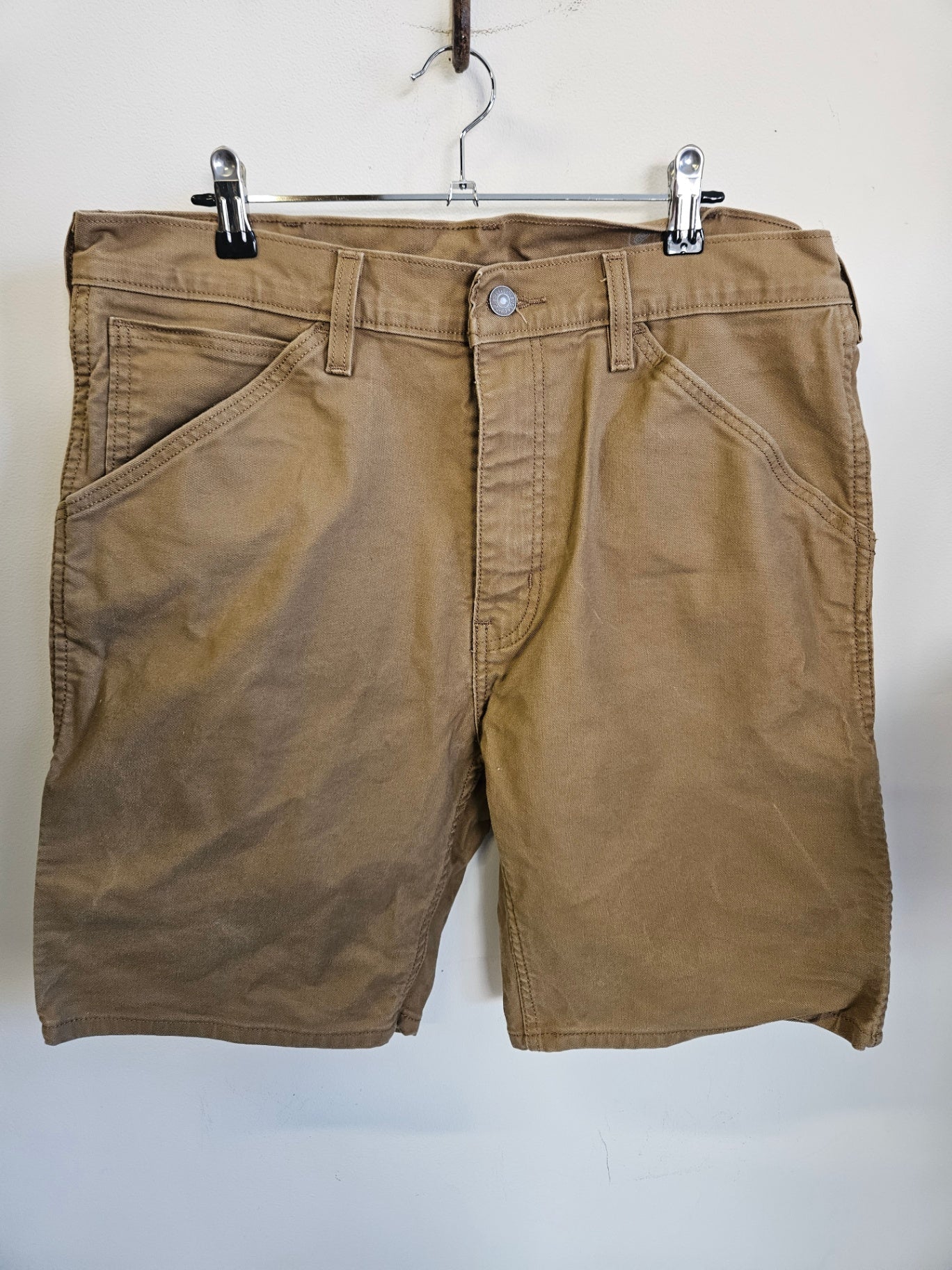 LEVIS DENIIM SHORTS CARAMEL SIZE 36