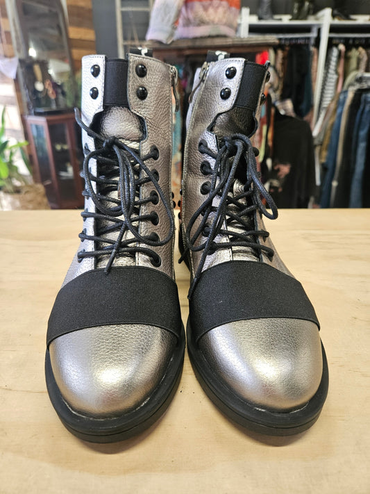 MINX LEATHER BOOTS SILVER BLACK RED SIZE 37