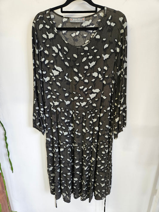 BETTIE MONROE VISCOSE LONG SLEEVE DRESS KHAKI GREY FLORAL SIZE S/M