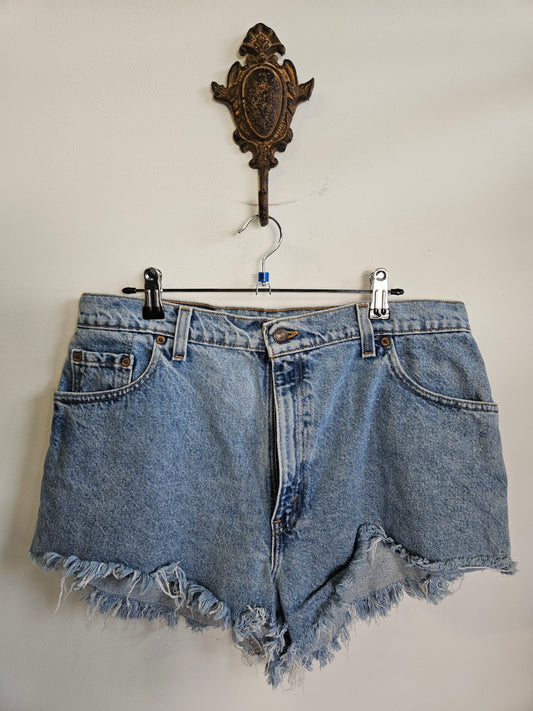 LEVIS DENIM SHORTS LIGHT BLUE FRAY SIZE 16