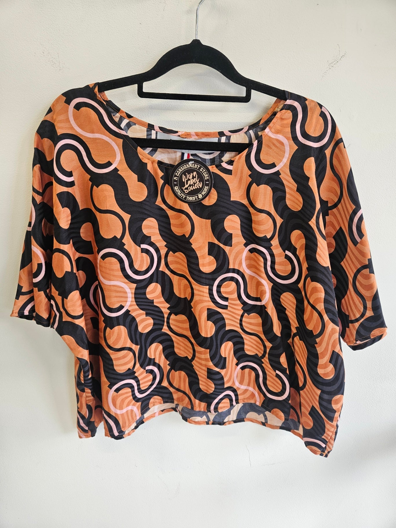WORLD POLYESTER SHORT SLEEVE TOP RUST BLACK WHITE RETRO SIZE L