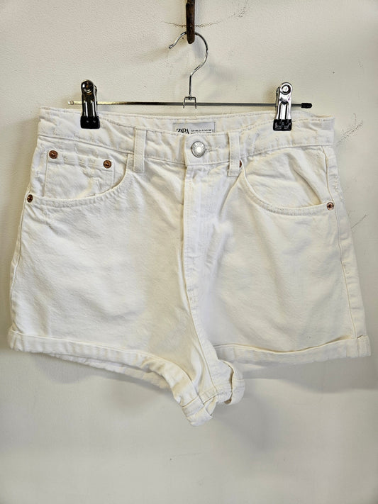 ZARA DENIM SHORTS WHITE SIZE 10