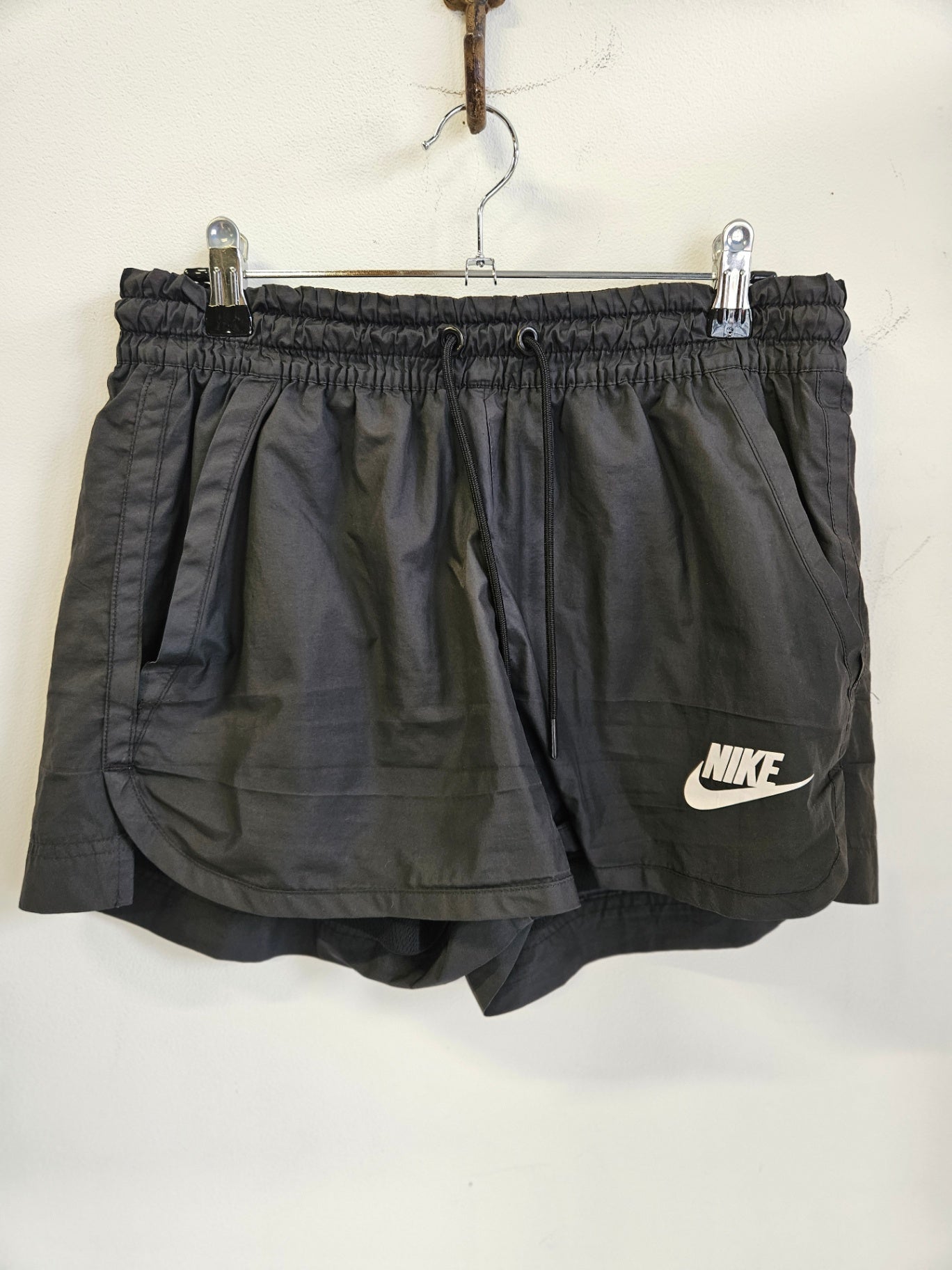 NIKE NYLON SHORTS BLACK SIZE M